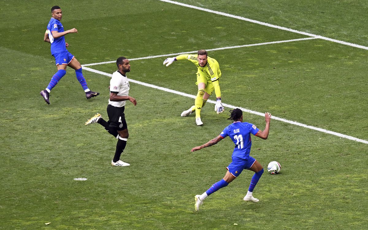 Zásadná reforma vo futbale? Wengerov plán stroskotal, no šanca na zmenu pravidiel už na MS 2026 žije