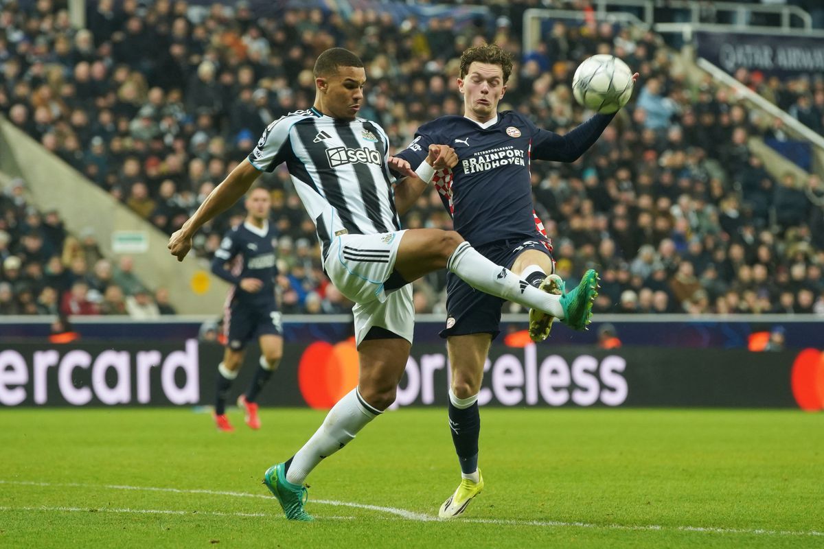 Newcastle prerušil víťaznú šnúru holandského giganta. Súperovi nedali žiadnu šancu