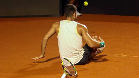 ATP Rio: Alcaraz vystrašil fanúšikov! Už po prvých loptičkách skrečoval a na triumf môže zabudnúť