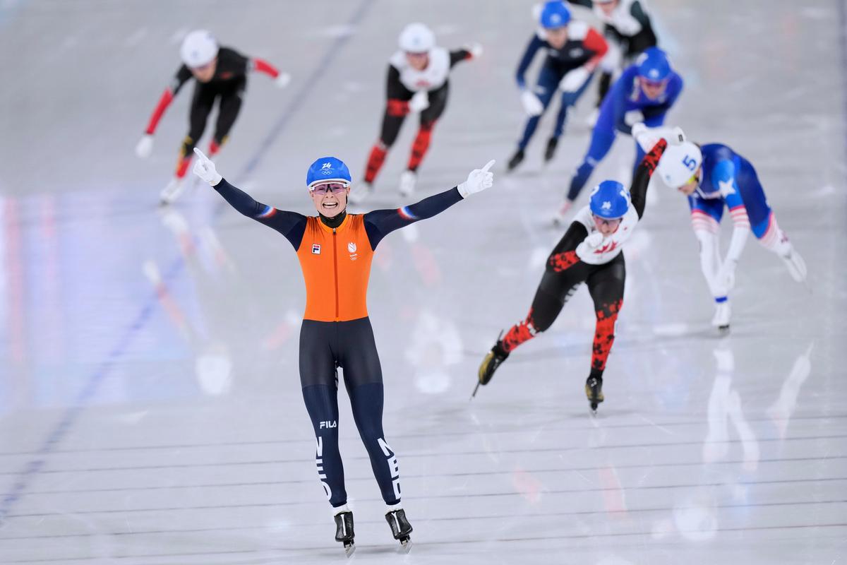 Slovak hockey faces bronze medal match with Finland, biathletes fight for medals