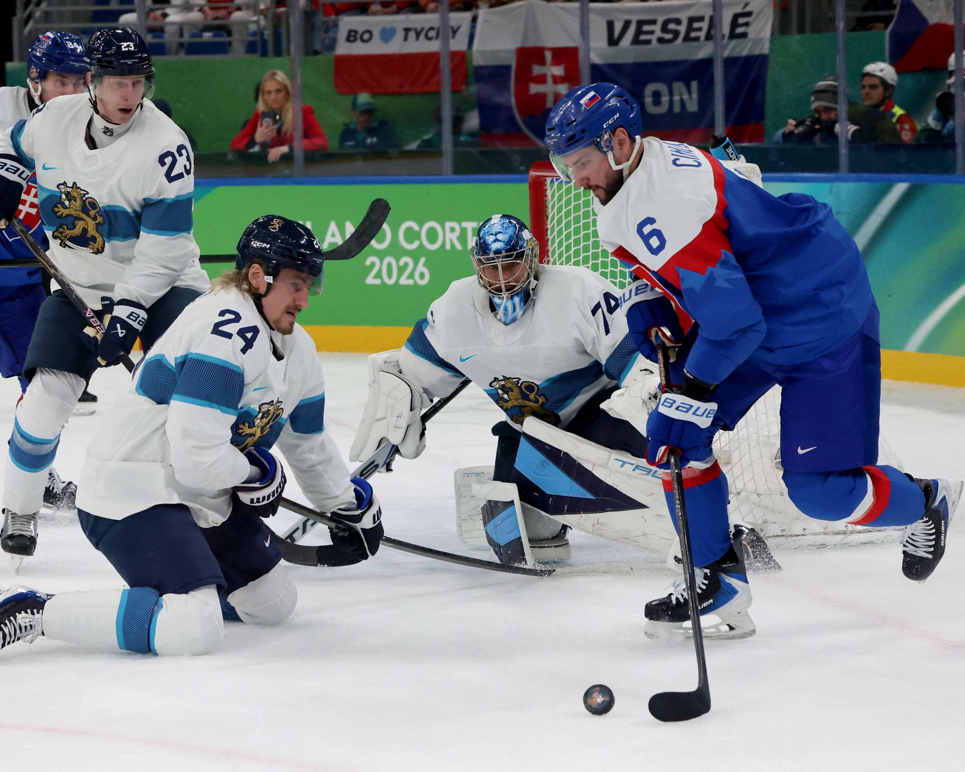 Útočník Lukáš Cingel počas zápasu o bronz Slovensko - Fínsko na ZOH 2026.