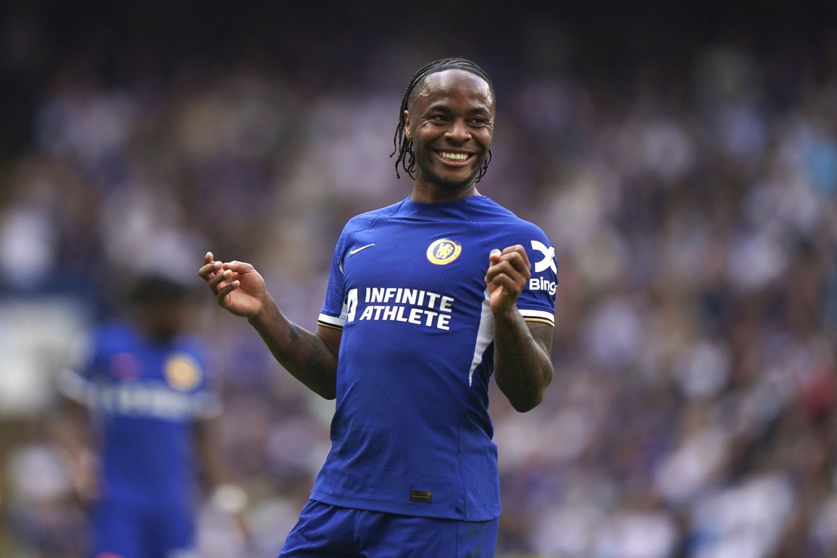 Zamieri do druhej ligy? Bývalý útočník Liverpoolu vyzval Sterlinga, aby opustil Chelsea