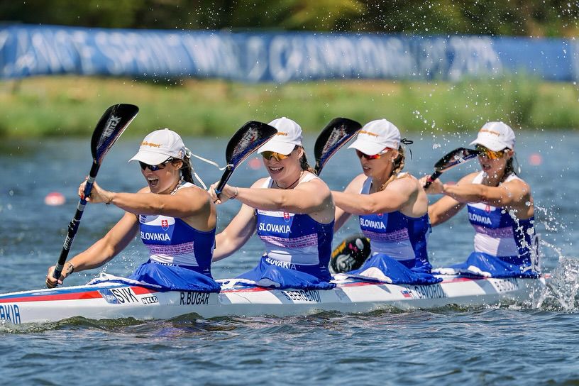 Slovenský štvorkajak v zložení Réka Bugárová, Sofia Bergendiová, Hana Gavorová a Bianka Sidová
Zdroj: Instagram/@rekabugar