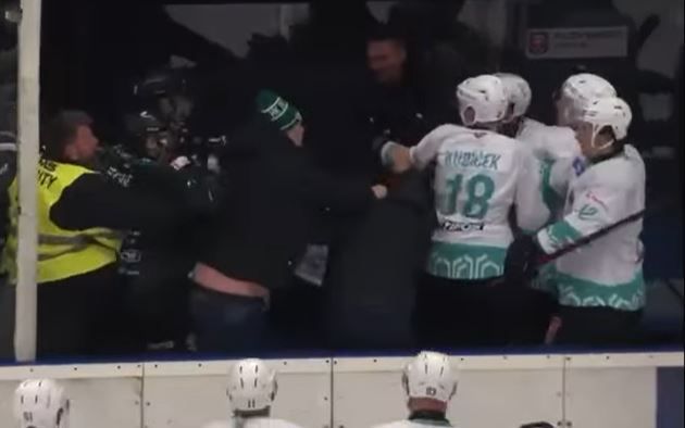 Bitka na hráčskej lavici. Zdroj: facebook.com/tvjojsport
