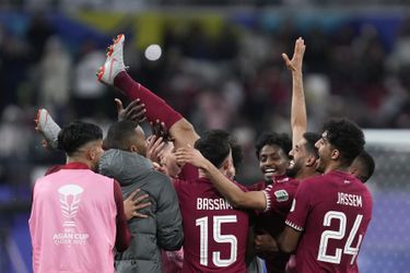 Ázijský pohár: Katar prešiel skupinou bez inkasovania, Tadžikistan oslavuje postup