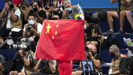 Čína označila správy o dopingu plavcov za falošné