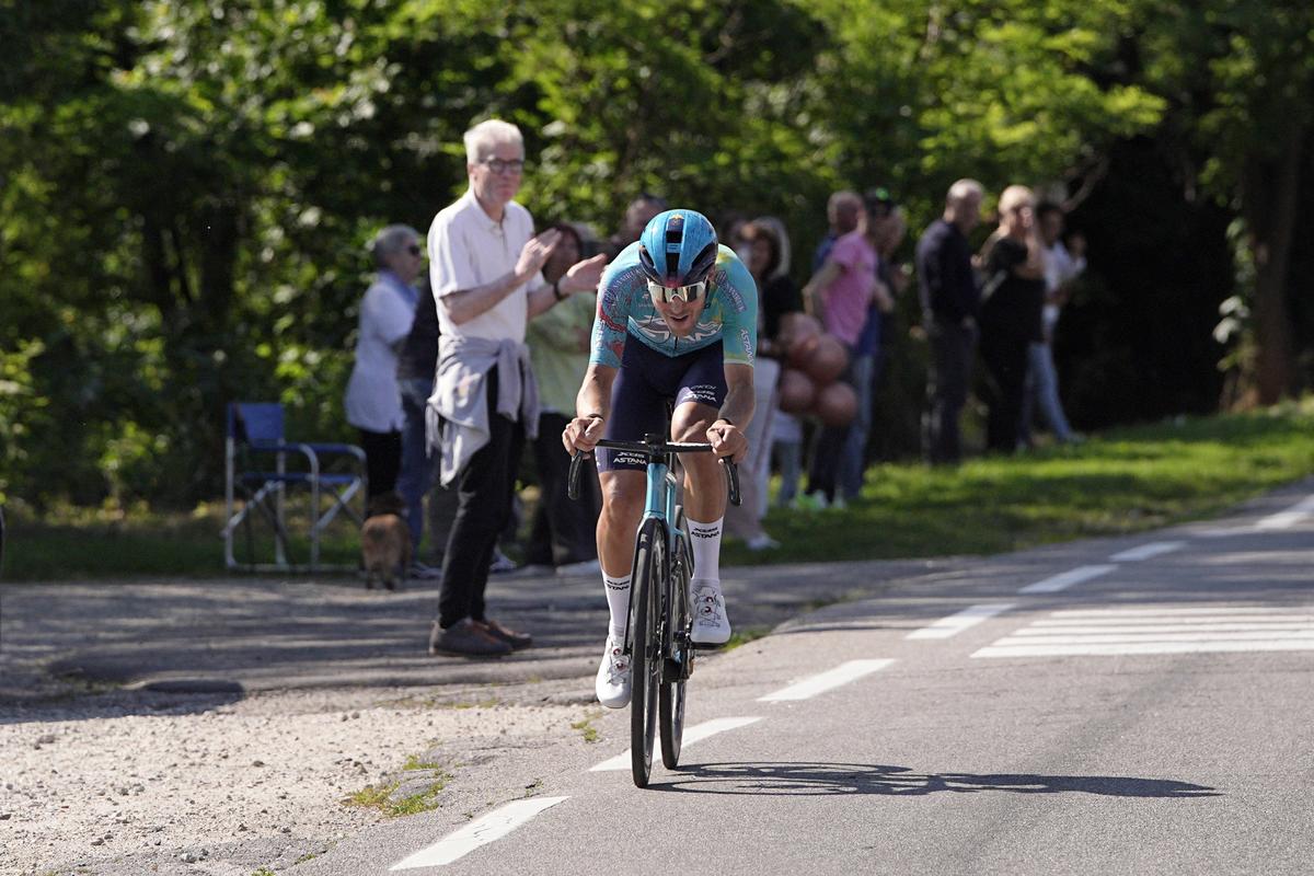 VIDEO Giro d'Italia: Pelotón si pred horami vydýchol, domáci jazdec využil šancu z úniku