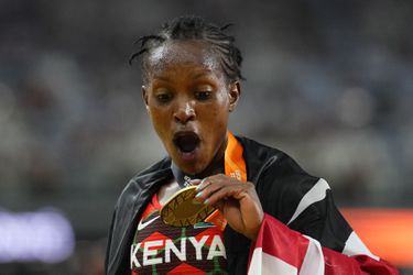 MS: Faith Kipyegonová obhájila titul na 1500 m