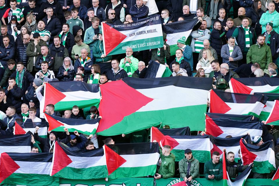 Fanúšikovia Celticu i klub budú tvrdo pykať za palestínske vlajky na tribúnach