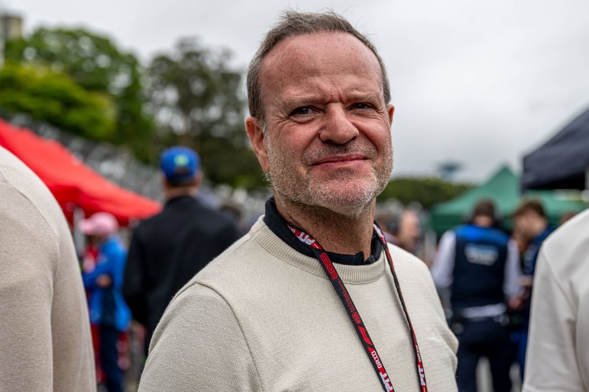 Tlak vo Ferrari je extrémny, tvrdí Schumacherov dlhoročný kolega. Hamiltonovi dal cennú radu