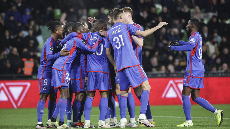 Lyon vyhral siedmy z posledných ôsmich zápasoch, Lorient tesne nad pásmom zostupu