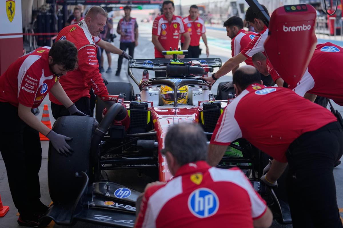 Konflikt na Blízkom východe ohrozuje Formulu 1. Ferrari je uväznené len pár dní pred štartom sezóny