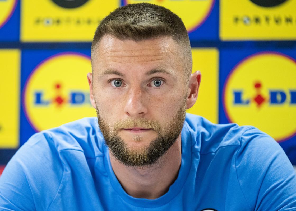 Škriniar súhlasí s trénerom Weissom. Slováci chcú zabudnúť na trpkú spomienku: Nebude to jednoduché