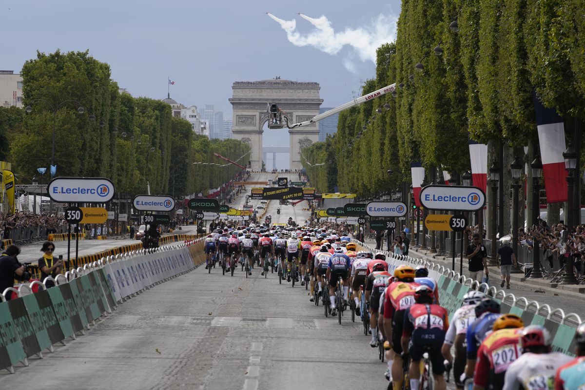 Le Tour de France de l’année prochaine sera spécifique pour plusieurs raisons.  Les premiers détails ont fuité