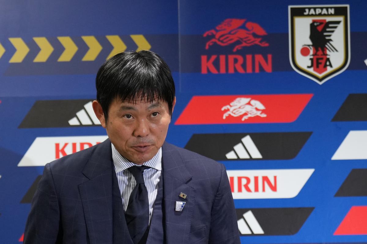 Tréner Japonska ešte nekončí. Oznámil však dôležitú správu
