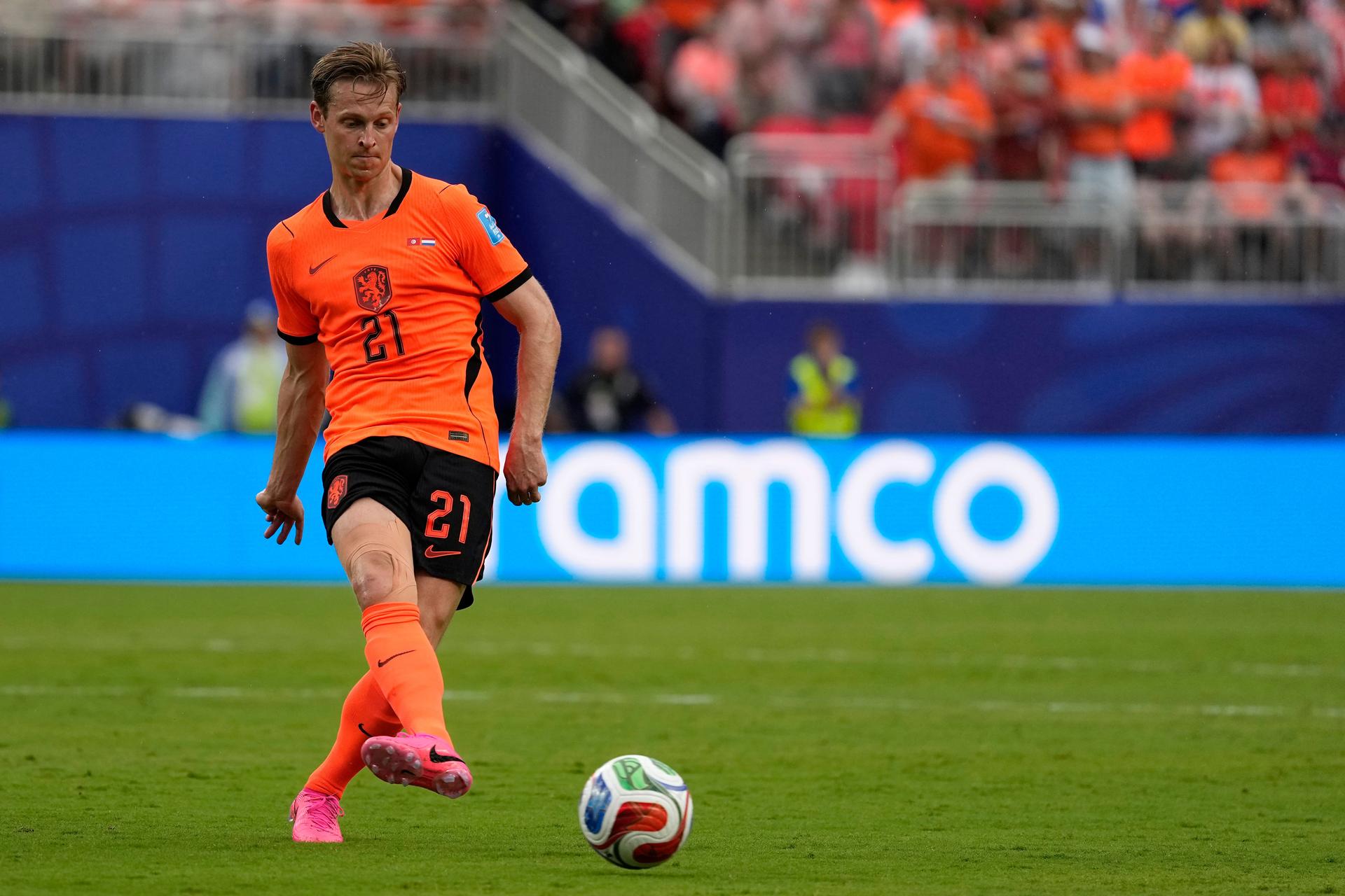 Frenkie de Jong počas zápasu Tunisko - Holandsko na MS vo futbale 2026, zdroj: SITA/AP
