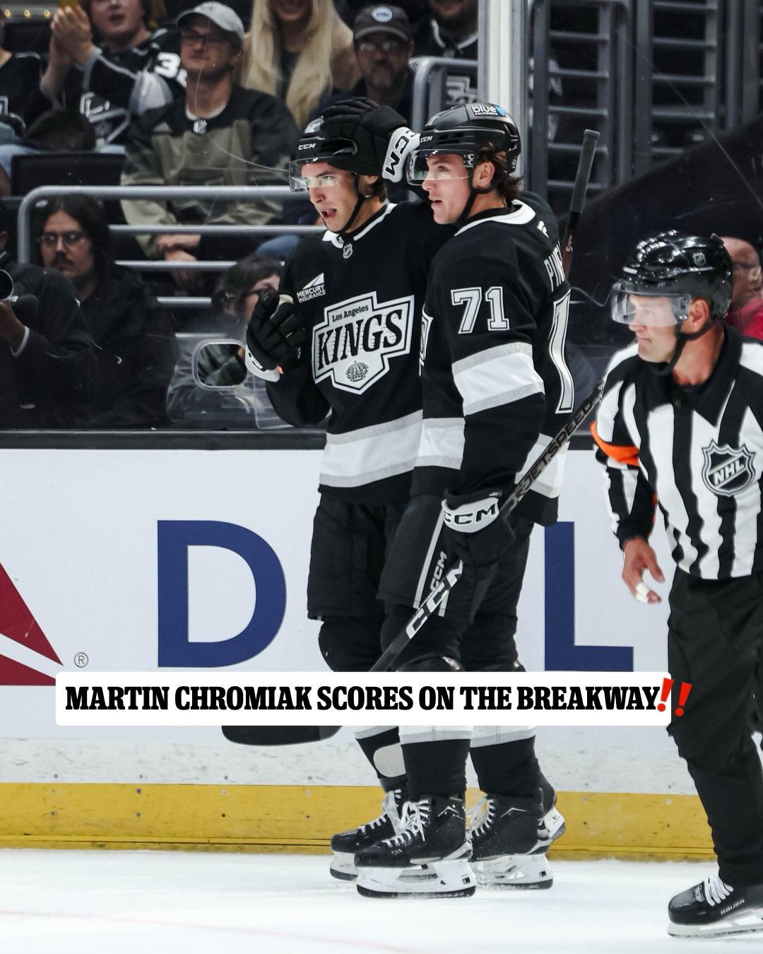 Martin Chromiak sa teší z gólu v drese Los Angeles Kings. Zdroj: Instagram / lakings