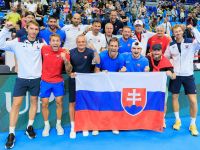 Čaká ich náročný súboj. Slovenskí tenisti spoznali prvého súpera v boji o finálový turnaj