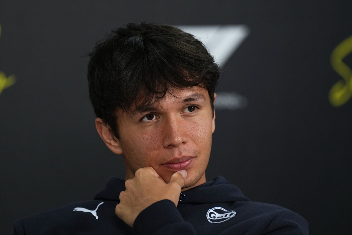 Alexander Albon po kolízii s Lewisom Hamiltonom: Trest ma prekvapil