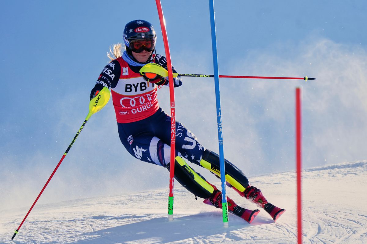 Prvé kolo žiadne prekvapenie neprinieslo. Mikaela Shiffrinová opäť ukázala svoje kvality