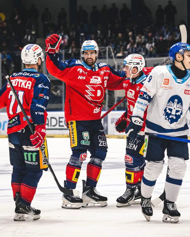 Čerešňák rozhodol o triumfe Pardubíc. Sparta zdemolovala Olomouc