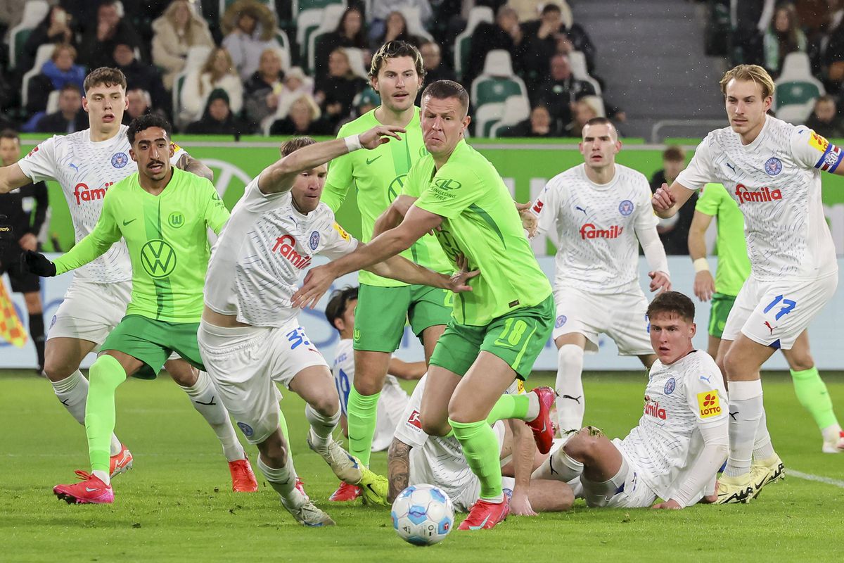 Wolfsburg predĺžil zmluvu s klubovou legendou a rekordérom v počte štartov