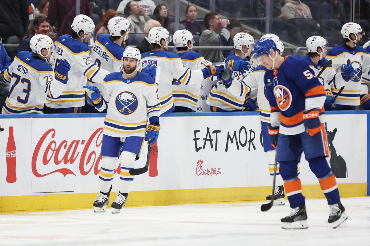 VIDEO Buffalo vynulovalo New York Islanders na ich vlastnom ľade, Lyon udržal čisté konto