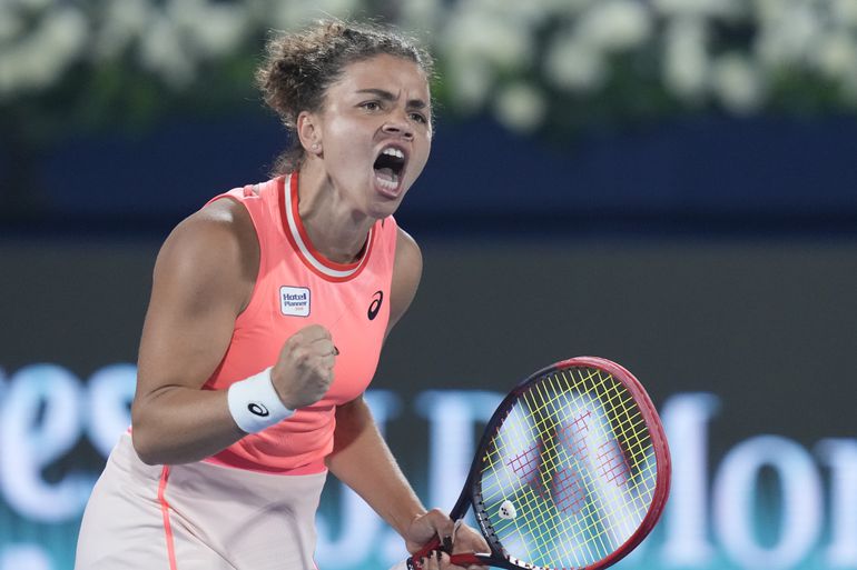 WTA Dubaj: Paoliniová môže po trojsetovom boji oslavovať, proti Kalinskej otočila priebeh finále