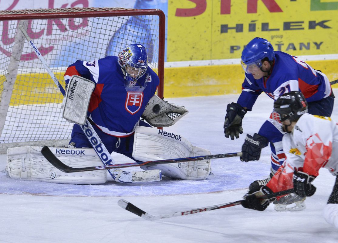 Slovenský hokejový brankár, ktorý na MS získal medailu, skončil za mrežami