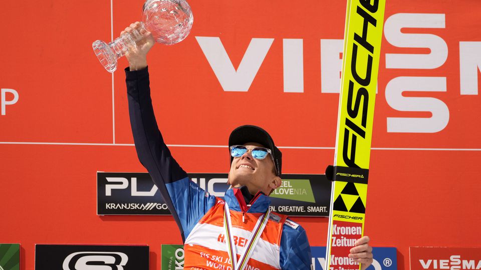 Skoky na lyžiach: Huber ovládol záverečnú súťaž, triumfoval s obrovským náskokom
