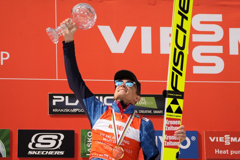 Skoky na lyžiach: Huber ovládol záverečnú súťaž, triumfoval s obrovským náskokom