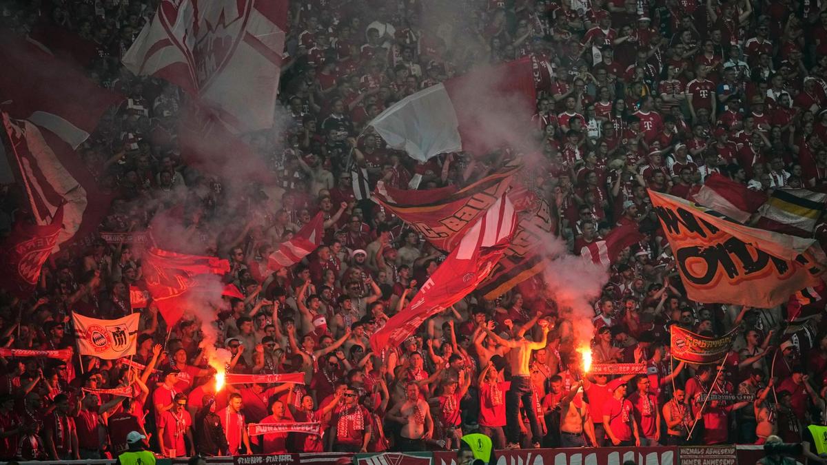 Bayern oslavoval trofej, no finále má nepríjemnú dohru. Kluby môžu dostať vysoké pokuty