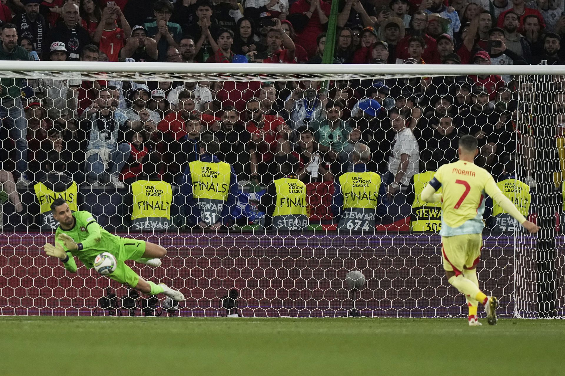 Alvaro Morata nedal penaltu vo finále Ligy národov. Zdroj: SITA/AP