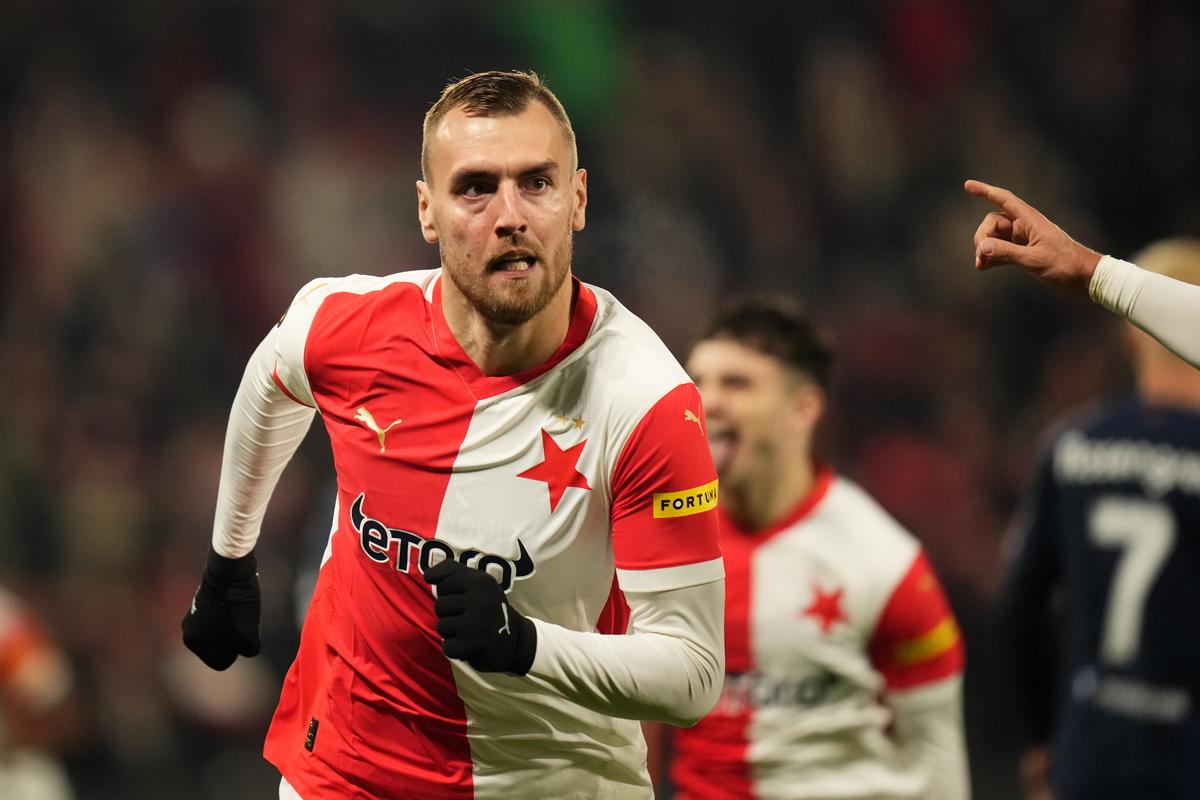 Už ho nechce ani tréner Slavie. Po Tvrdíkovi odpísal Chorého aj Trpišovský