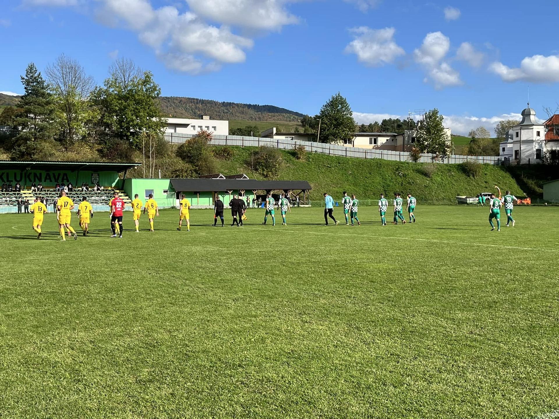 Zo zápasu v Kluknave. Zdroj - facebook.com/futbalovy.klub.prakovce