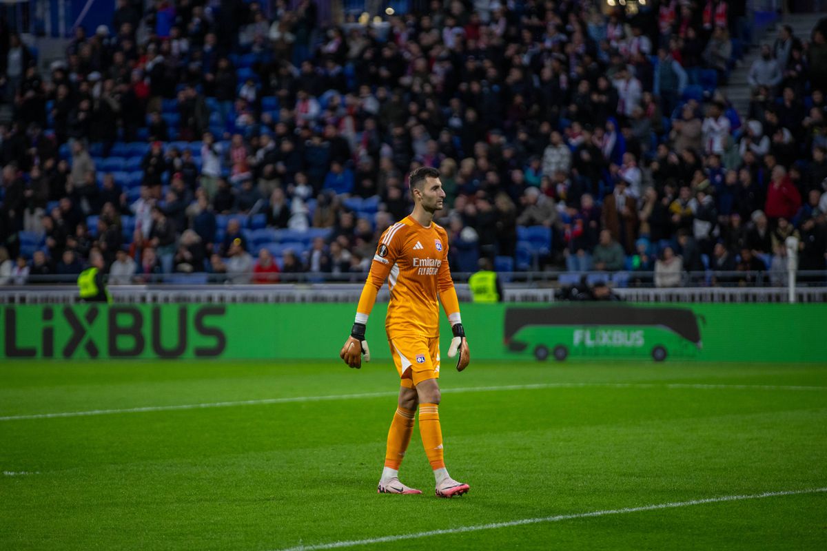 Greif zažil šialený duel. Červené karty a obrovský skrat Lyonu u nováčika, zakoplo aj PSG