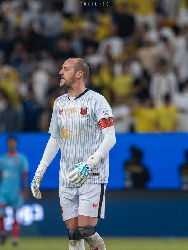 VIDEO Bývalý brankár Slovana spravil obrovskú chybu, komickú scénu podčiarkol jeho spoluhráč