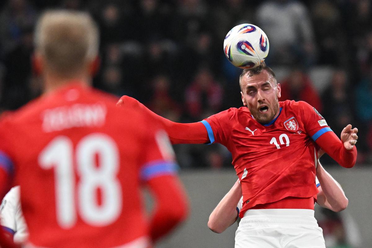 Česko nezoberie na MS vo futbale hráčov z popredných líg. Šancu má bývalý útočník Podbrezovej