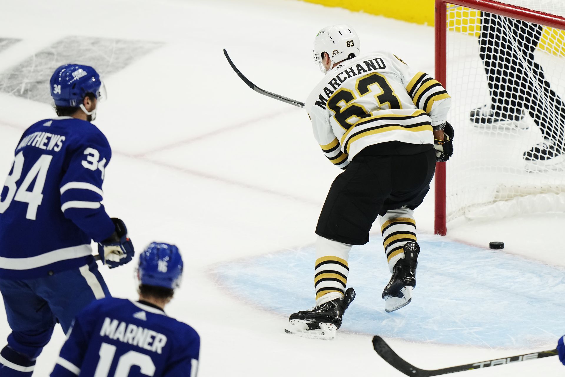 Toronto Maple Leafs - Boston Bruins. Zdroj: SITA/AP