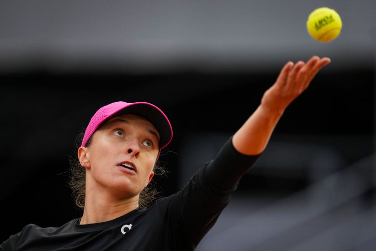 WTA Madrid: Svetová jednotka si postrážila postup. Coco Gauffová bez straty gemu