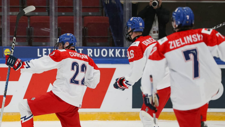 MS v hokeji U18: Česi vstúpili do turnaja víťazstvom, šláger dňa pre Kanadu