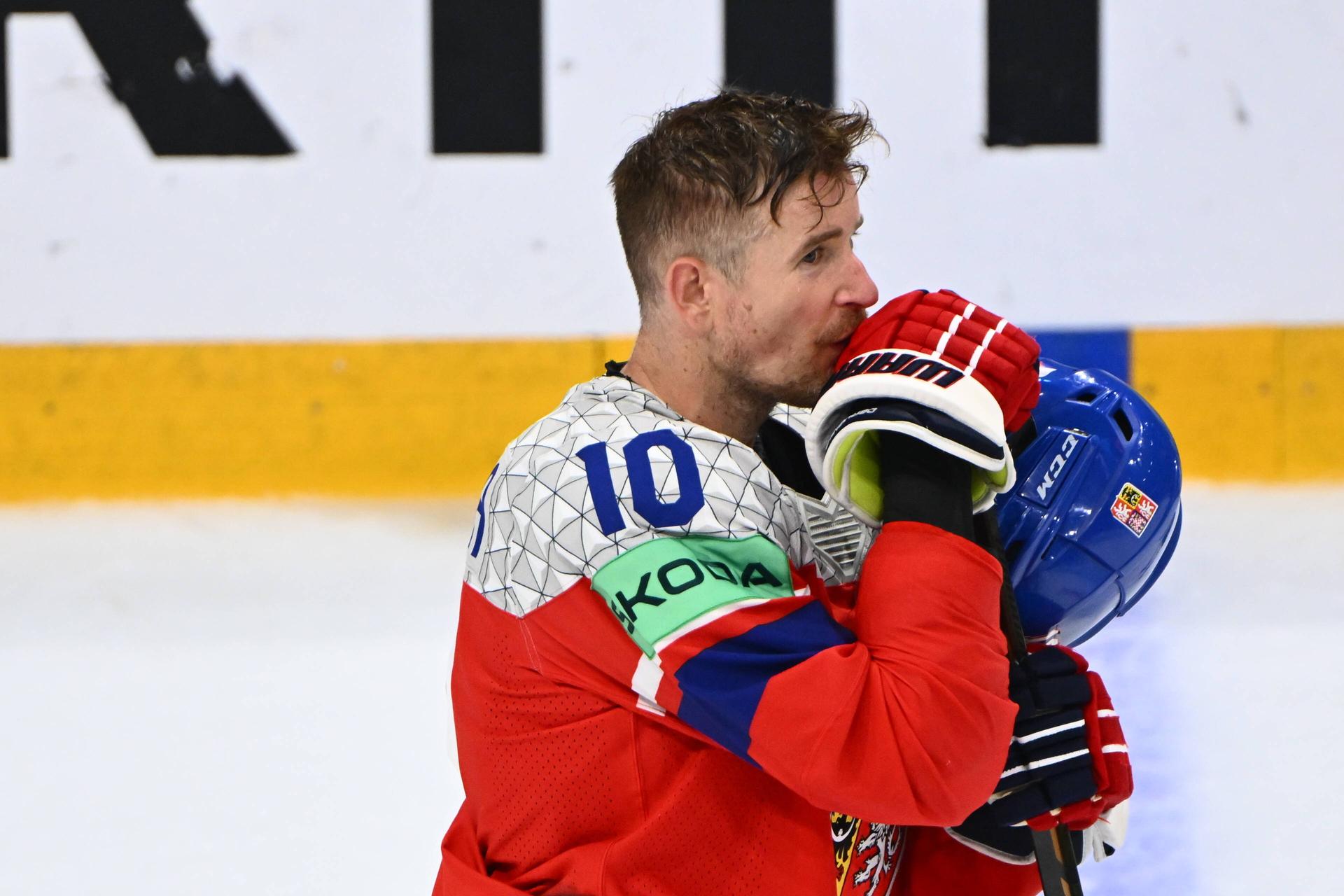 MS v hokeji 2026 - Sklamaný Roman Červenka (Česko) po prehre s Nórskom. Zdroj: IMAGO