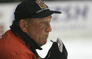 Československý hokej prišiel o legendu. Zomrel tréner Stanislav Neveselý