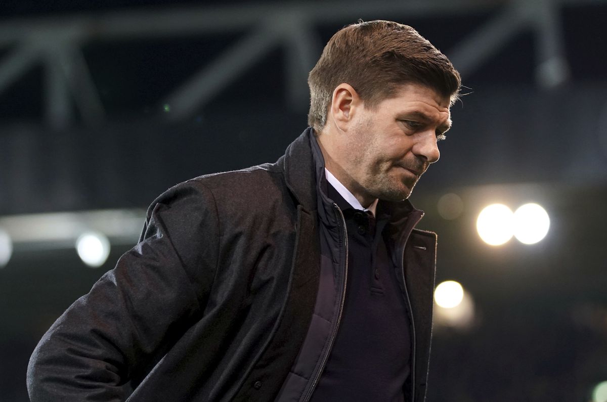 Gerrard vážne pochyboval o svojej budúcnosti v Liverpoole. Mourinho mu ponúkal dvojnásobok