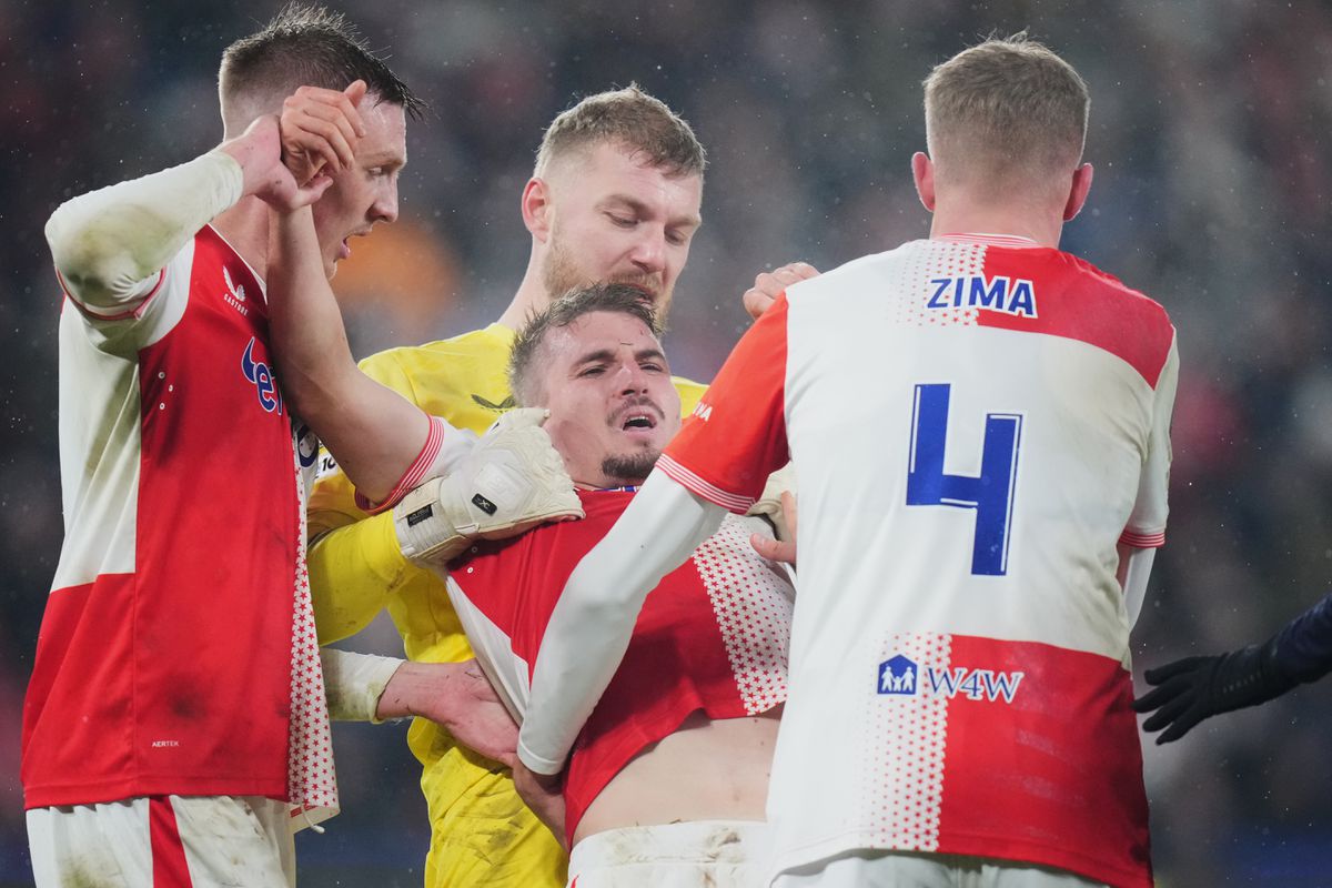 Sedemgólová prestrelka v Prahe, Dominik Holec ťahal štyrikrát loptu zo siete