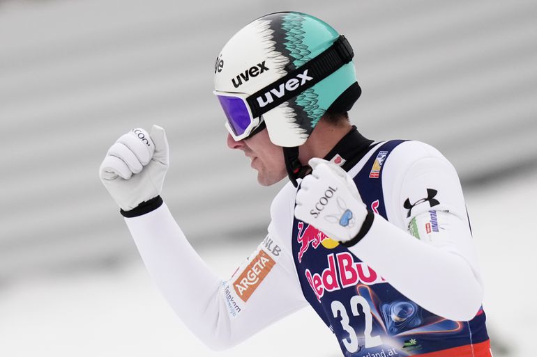 Skoky na lyžiach: Tímovú súťaž dvojíc ovládli znova Slovinci