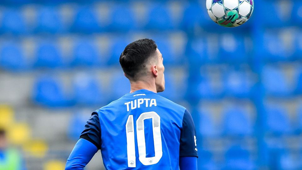 Slávia zvíťazila vo vršovickom derby a vyšvihla sa na čelo tabuľky, víťazný gól Liberca strelil Tupta