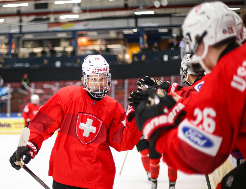MS v hokeji U18: Švajčiarsko - Kazachstan. Zdroj: IIHF