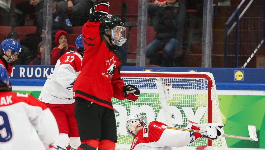 MS v hokeji U18: Kanada načala Česko už v 5. sekunde, Švajčiari nedopustili prekvapenie