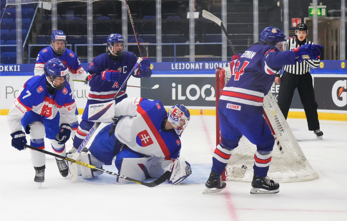MS U18: USA - Slovensko. Zdroj: IIHF.com